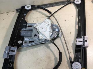 steklopodieemnik-perednii-mercedes-w203-do-rest-levyi-art-33778