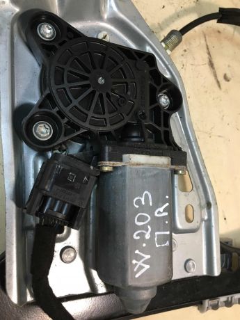 steklopodieemnik-perednii-pravyi-mercedes-w203-do-rest-art-33779-big-4