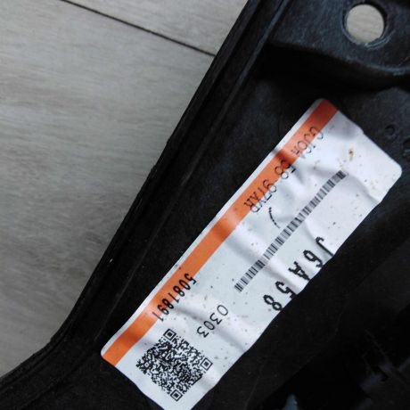 steklopodieemnik-perednii-pravyi-mazda-6-gg-art-34647-big-2