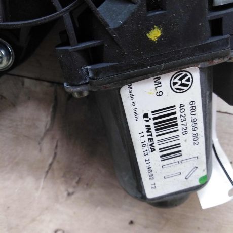 steklopodieemnik-perednii-pravyi-volkswagen-polo-sedan-art-34976-big-2