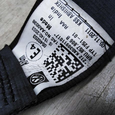 remen-bezopasnosti-zadnii-srednii-volkswagen-polo-sedan-art-35049-big-1