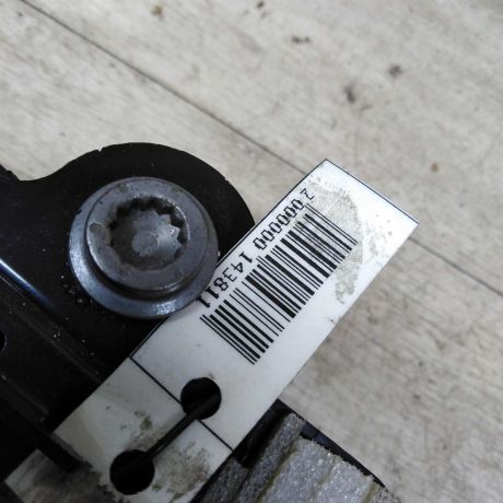 remen-bezopasnosti-zadnii-srednii-volkswagen-polo-sedan-art-35049-big-2