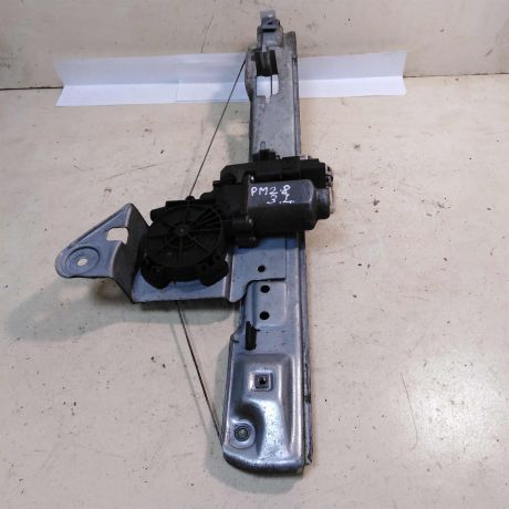 steklopodieemnik-zadnii-levyi-renault-megane-2-sedan-art-35089-big-0