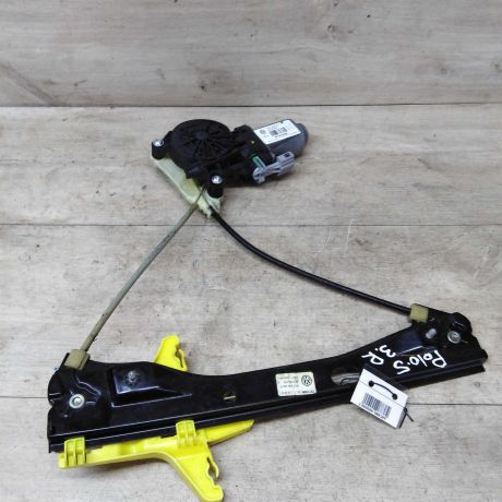 steklopodieemnik-zadnii-pravyi-volkswagen-polo-sedan-art-35098-big-0