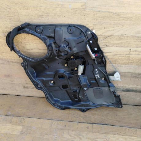 steklopodieemnik-perednii-pravyi-mazda-3-bk-sedan-mkpp-16i-art-35202-big-0