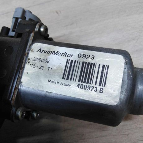 steklopodieemnik-perednii-levyi-ford-transit-do-rest-art-35370-big-3