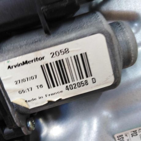 steklopodieemnik-zadnii-pravyi-kia-ceed-universal-art-35383-big-4