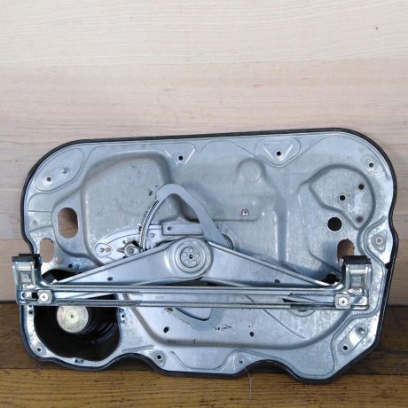 steklopodieemnik-perednii-levyi-ford-focus-2-do-rest-art-35411-big-1