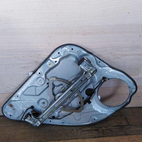 steklopodieemnik-zadnii-pravyi-mexaniceskoi-ford-focus-2-do-rest-universal-art-35444-big-2