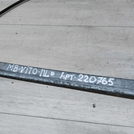 steklopodieemnik-perednii-mercedes-vito-w638-levyi-art-35902-big-1