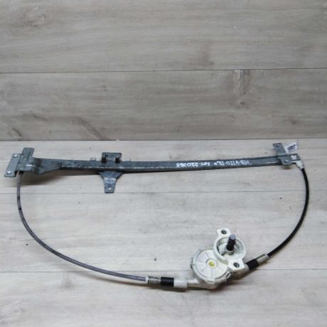 steklopodieemnik-perednii-mercedes-vito-w638-levyi-art-35902-big-2