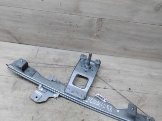 steklopodieemnik-mexaniceskii-perednii-pravyi-renault-sandero-art-36323