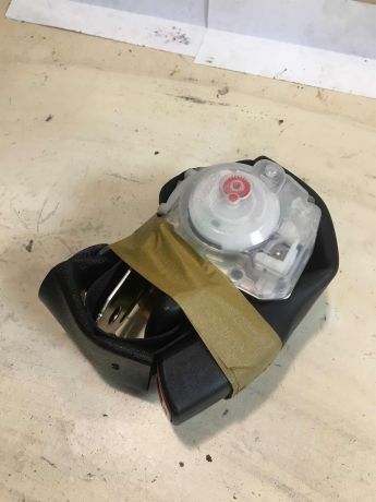 remen-bezopasnosti-zadnii-srednii-toyota-camry-v50-art-36486-big-2