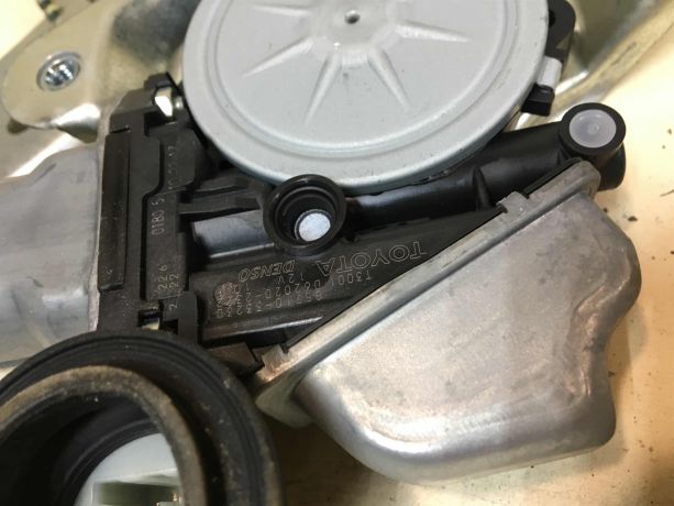 steklopodieemnik-zadnii-levyi-toyota-camry-v50-art-36508-big-2