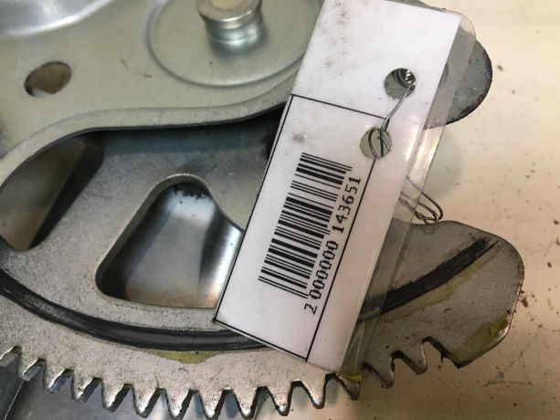 steklopodieemnik-zadnii-pravyi-toyota-camry-v50-art-36563-big-1