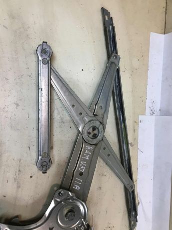 steklopodieemnik-perednii-pravyi-toyota-camry-v50-art-36565-big-1