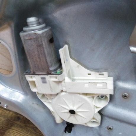 steklopodieemnik-perednii-pravyi-ford-s-max-art-37017-big-1