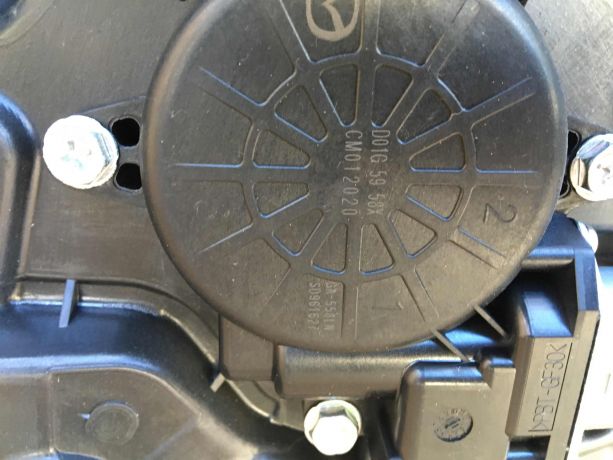 steklopodieemnik-zadnii-levyi-mazda-3-bl-rest-sedan-art-37090-big-4