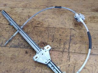 steklopodieemnik-perednei-levoi-mexaniceskii-renault-master-art-37160