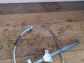 steklopodieemnik-perednii-pravyi-mexaniceskii-renault-master-art-37161