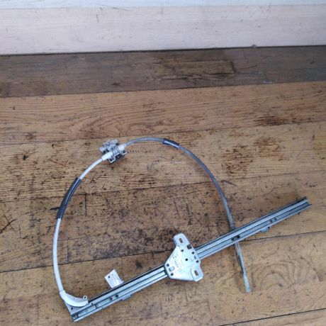 steklopodieemnik-perednii-pravyi-mexaniceskii-renault-master-art-37161-big-0