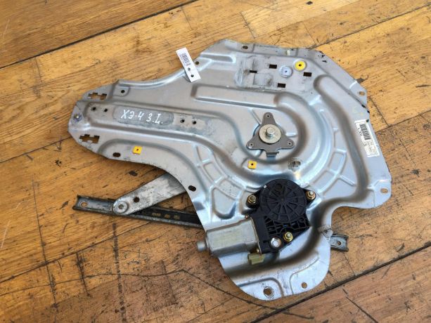 steklopodieemnik-zadnii-levyi-hyundai-elantra-3-xd-2-rest-art-37340-big-0