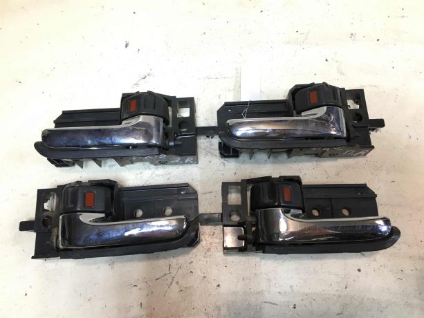 rucka-vnutrenniaia-otkryvaniia-dveri-toyota-corolla-ix-e120-e130-restailing-xetcbek-art-37477-big-0