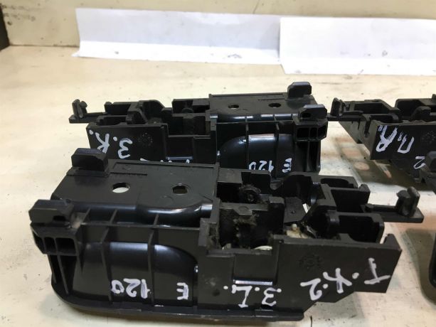 rucka-vnutrenniaia-otkryvaniia-dveri-toyota-corolla-ix-e120-e130-restailing-xetcbek-art-37477-big-3