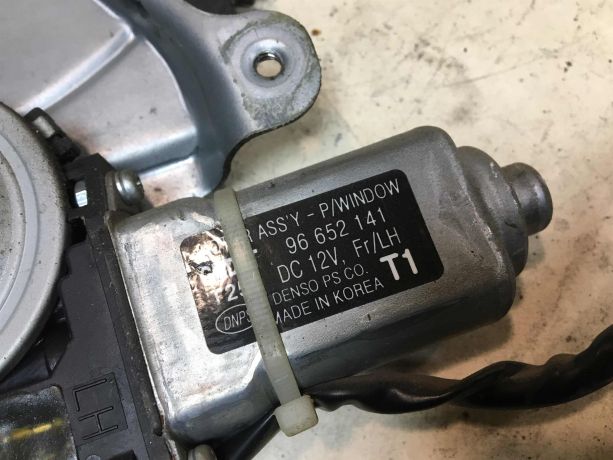 steklopodieemnik-perednii-levyi-chevrolet-aveo-t250-art-38145-big-1