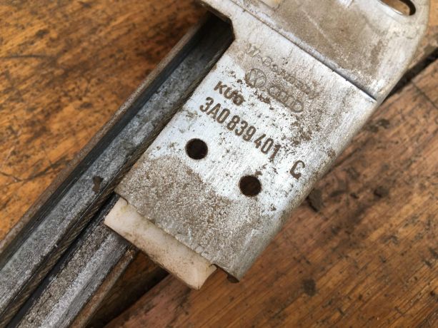 steklopodieemnik-zadnii-levyi-volkswagen-passat-b4-art-38773-big-4