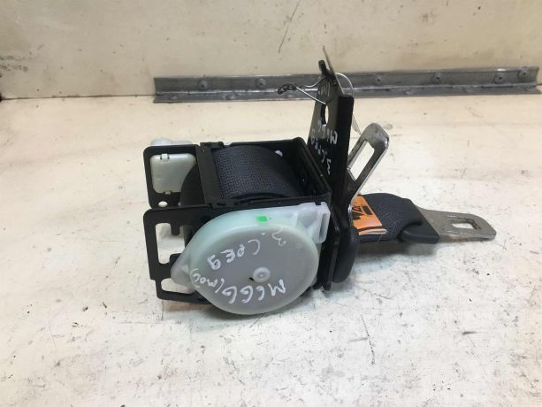 remen-bezopasnosti-zadnii-srednii-mazda-6-gg-art-39805-big-0