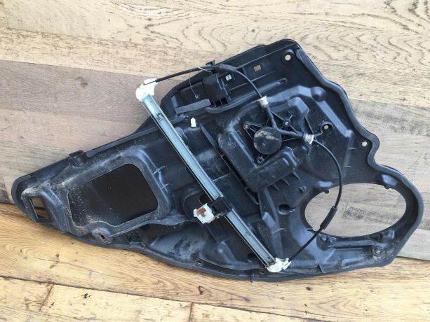 steklopodieemnik-zadnii-pravyi-mazda-6-gg-art-39904-big-2