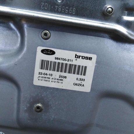 steklopodieemnik-perednii-pravyi-ford-focus-2-rest-art-40031-big-1