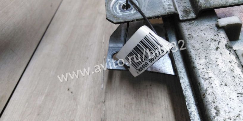 steklopodieemnik-perednii-volvo-s40-113137-1019470-fr1160094-0b-art-40249-big-3