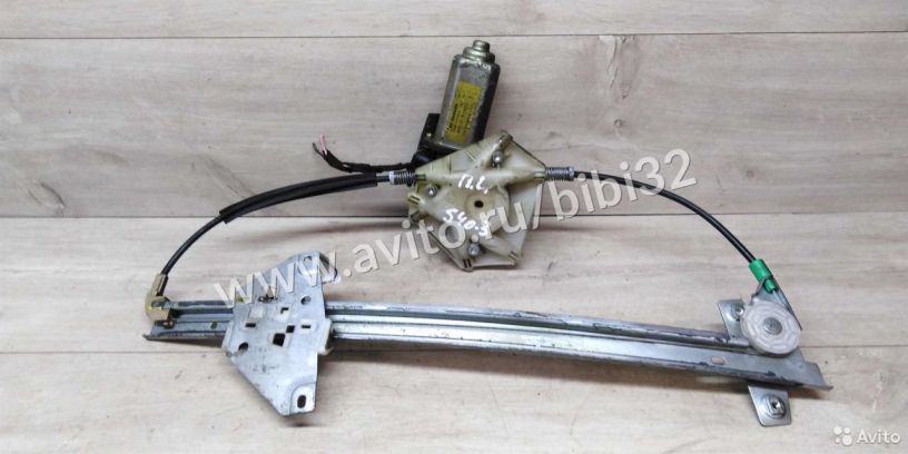 steklopodieemnik-perednii-volvo-s40-113137-1019470-fr1160094-0b-art-40249-big-0