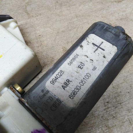 steklopodieemnik-zadnii-pravyi-toyota-avensis-t25-art-40277-big-3