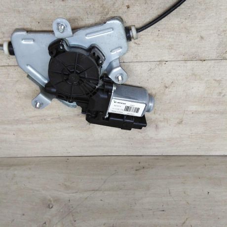 steklopodieemnik-perednii-levyi-hyundai-solaris-art-40312-big-2