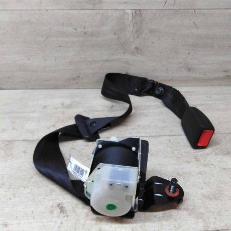 remen-bezopasnosti-zadnii-srednii-hyundai-solaris-art-40339-big-0