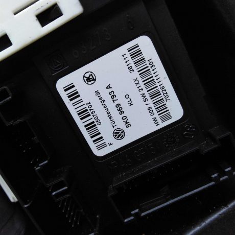 steklopodieemnik-perednii-pravyi-volkswagen-golf-6-art-40948-big-2