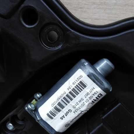 steklopodieemnik-zadnii-levyi-volkswagen-golf-6-art-40949-big-3