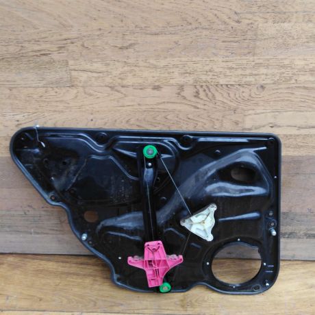 steklopodieemnik-zadnii-pravyi-volkswagen-passat-b7-art-40986-big-1