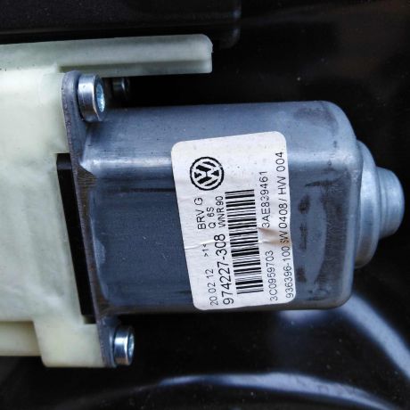 steklopodieemnik-zadnii-levyi-volkswagen-passat-b7-art-40987-big-4