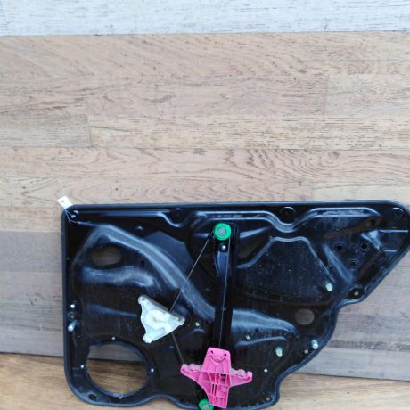 steklopodieemnik-zadnii-levyi-volkswagen-passat-b7-art-40987-big-1