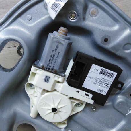 steklopodieemnik-zadnii-pravyi-ford-c-max-do-rest-art-41080-big-1