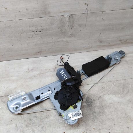 steklopodieemnik-zadnii-pravyi-renault-megane-2-art-41110-big-0