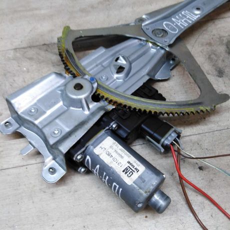 steklopodieemnik-perednii-levyi-opel-astra-h-art-41111-big-2