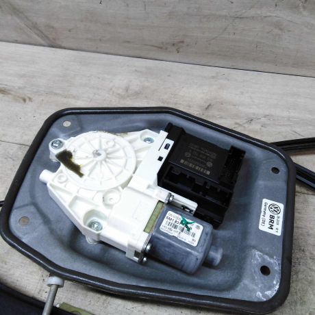 steklopodieemnik-perednii-pravyi-volkswagen-golf-plus-05gv-art-41274-big-3