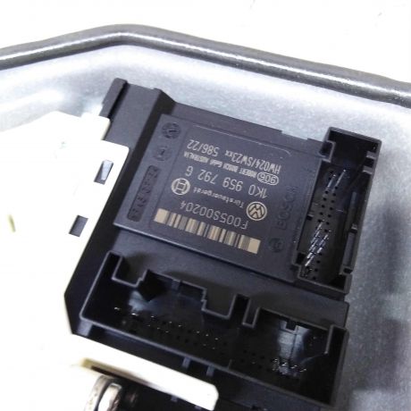 steklopodieemnik-perednii-pravyi-volkswagen-golf-plus-05gv-art-41274-big-5