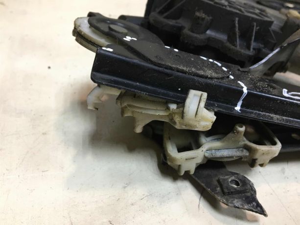 steklopodieemnik-zadnii-pravyi-volkswagen-sharan-do-rest-art-41491-big-5