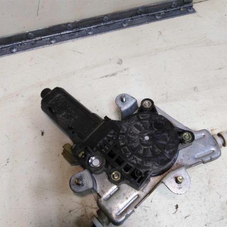 steklopodieemnik-zadnii-levyi-hyundai-accent-ii-art-41813-big-3